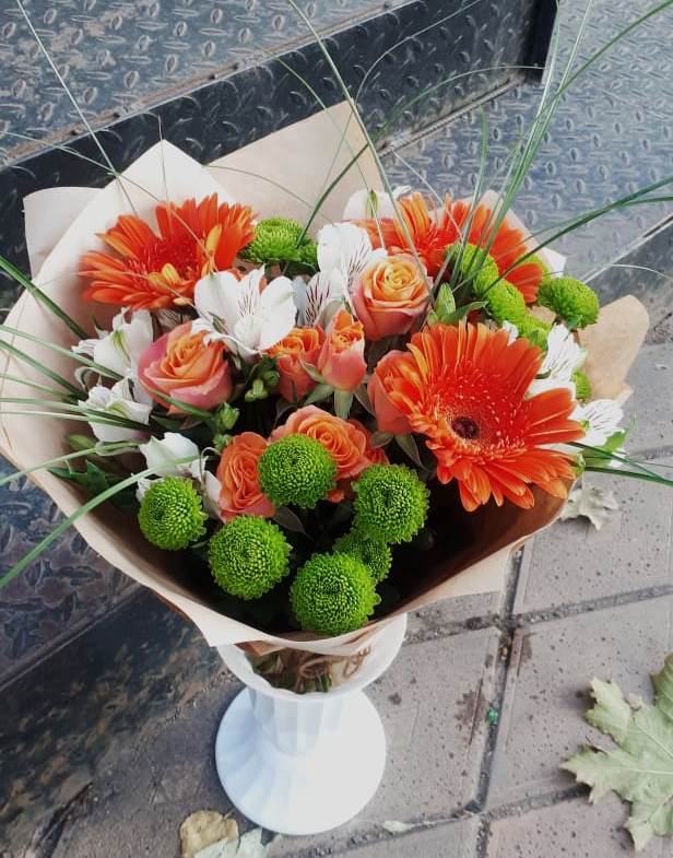 Букет цветов из: Герберы, Хризантемы, Альстромерии и Розы в Тольятти