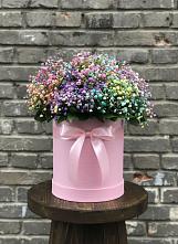 Цветочная композиция из Гипсофила и Розы в шляпной коробке в Тольятти