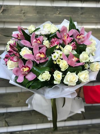 Букет цветов из: Розы и Хризантемы в Тольятти