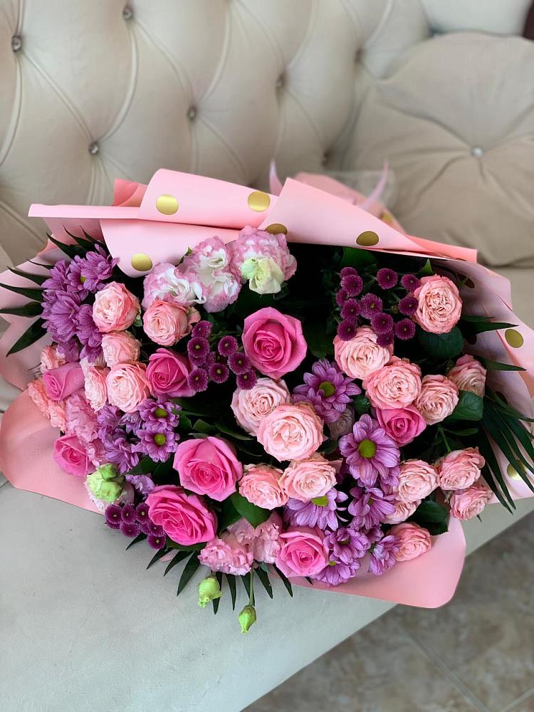 Букет цветов из: Хризантемы, Розы и Лизиантусы в Тольятти