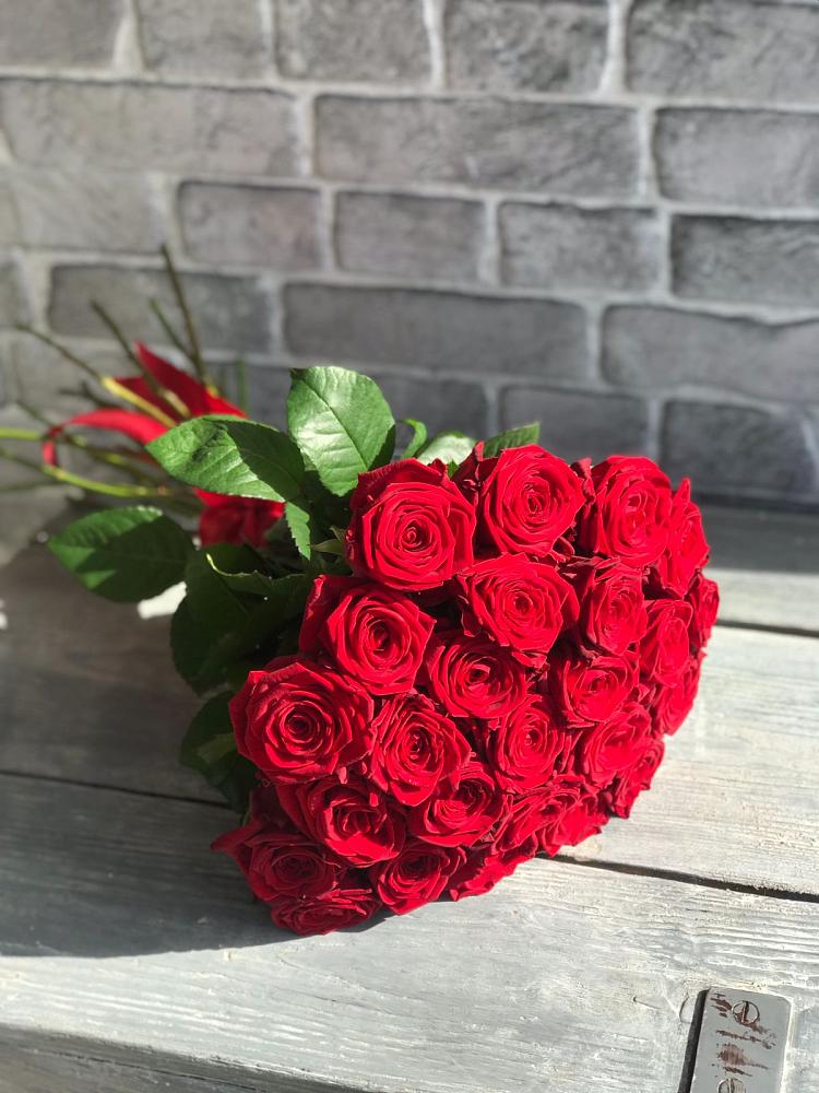 Букет Красные розы Фридом в Тольятти
