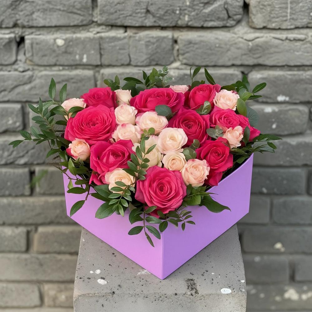 Цветочная композиция из Розы в коробке в Тольятти