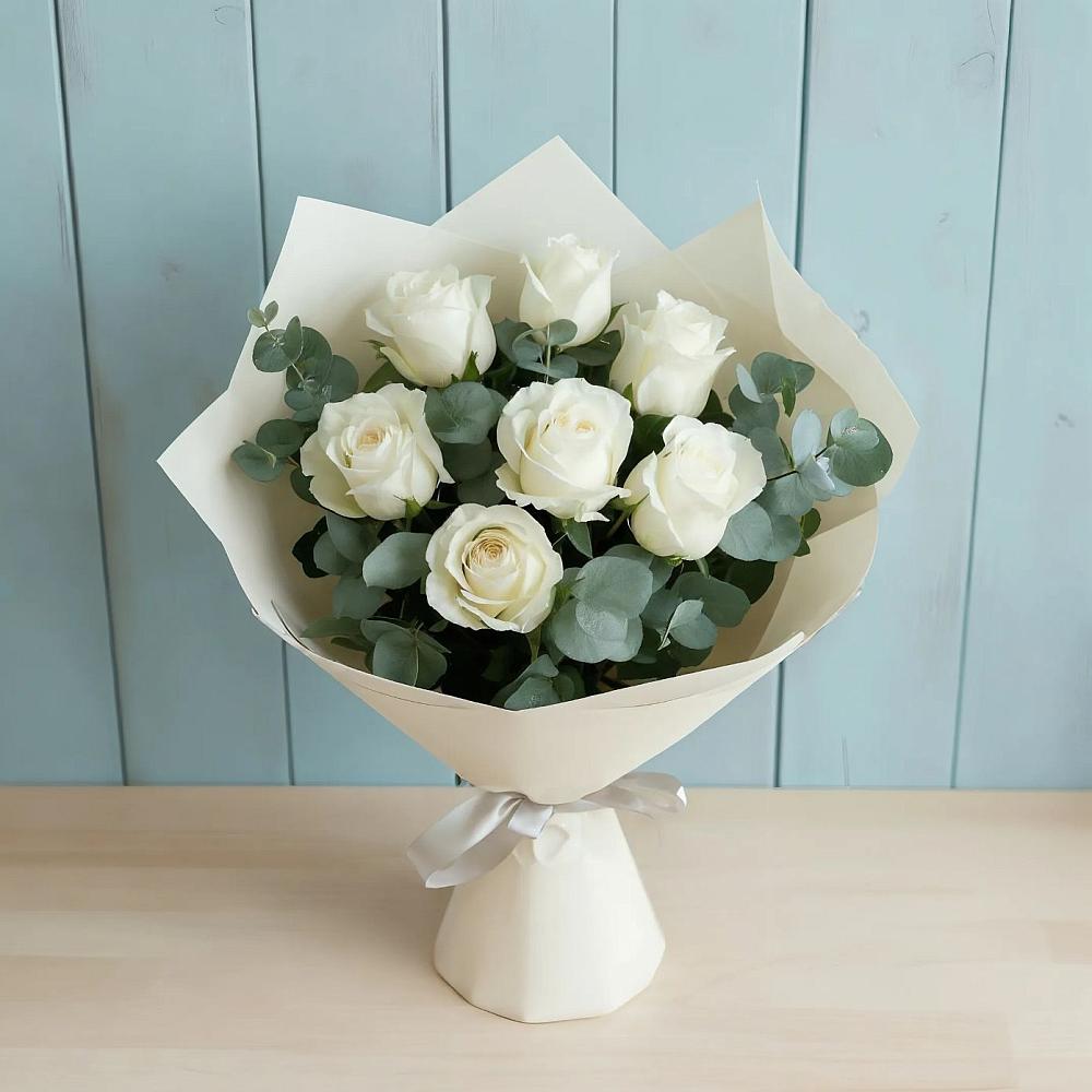 Букет Белые розы в Эвкалипте в Тольятти