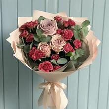Букет цветов из:  Гвоздики и Розы в Тольятти