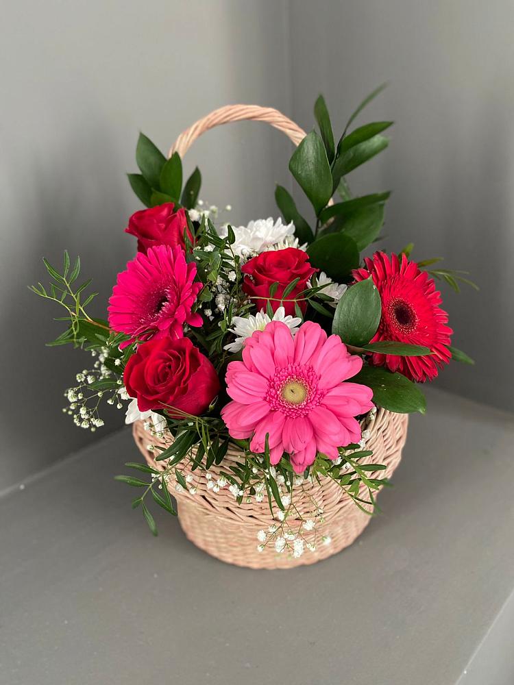 Цветочная композиция из Розы, Хризантемы и Герберы в корзине в Тольятти