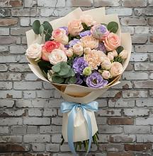 Букет цветов из:  Розы, Лизиантусы и Гвоздики в Тольятти