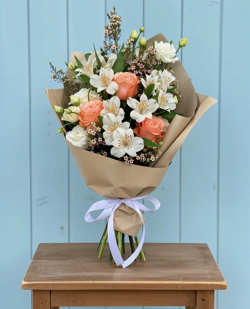 Букет цветов из: Альстромерии, Лизиантусы, Розы и Хризантемы в Тольятти