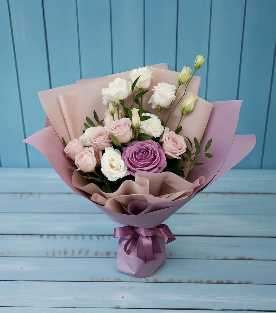 Букет цветов из: Розы и Лизиантусы в Тольятти